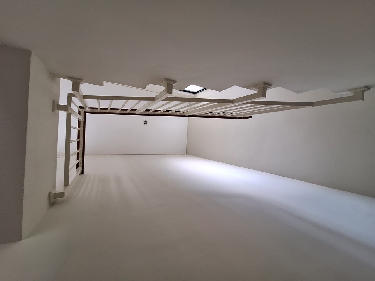 Dijual/disewakan Rumah Semi Furnished Lokasi di North West Citraland Surabaya Barat - Thumbnail 5