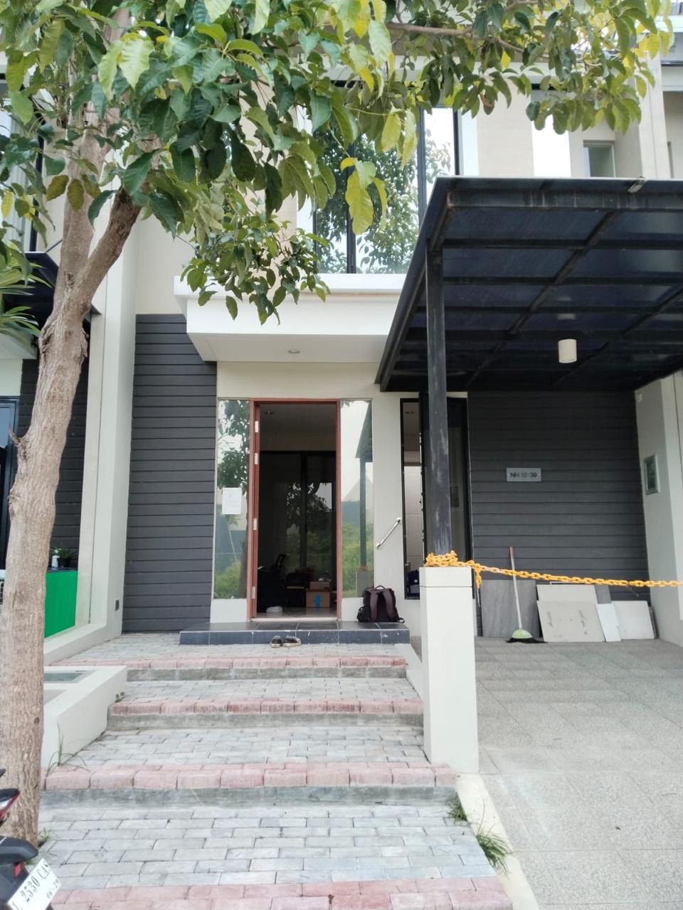 Dijual Rumah Strategis di kawasan Citraland northwest hill Surabaya Barat - Image 1