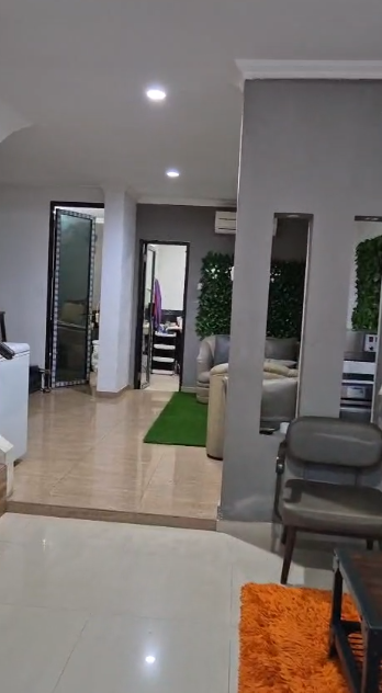 Dijual Rumah 2 Lantai Strategis di Babatan Pratama Surabaya Barat - Thumbnail 4