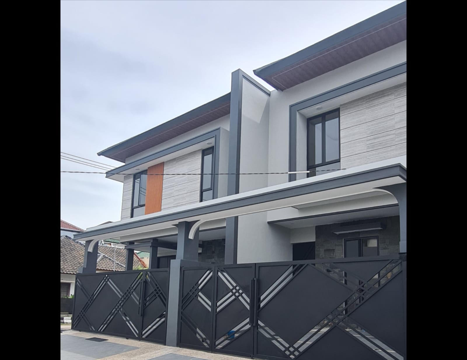 Dijual Rumah Premium Siap Huni di Sutorejo Surabaya Timur - Image 1