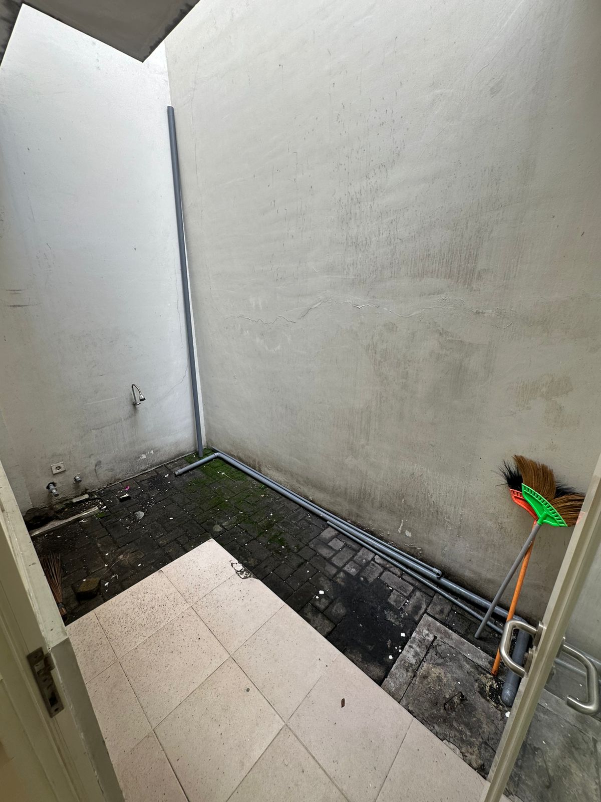 Disewakan Ruko Bizhome 2 Lantai Lokasi Komersil Strategis Pakuwon City Surabaya Timur - Thumbnail 7