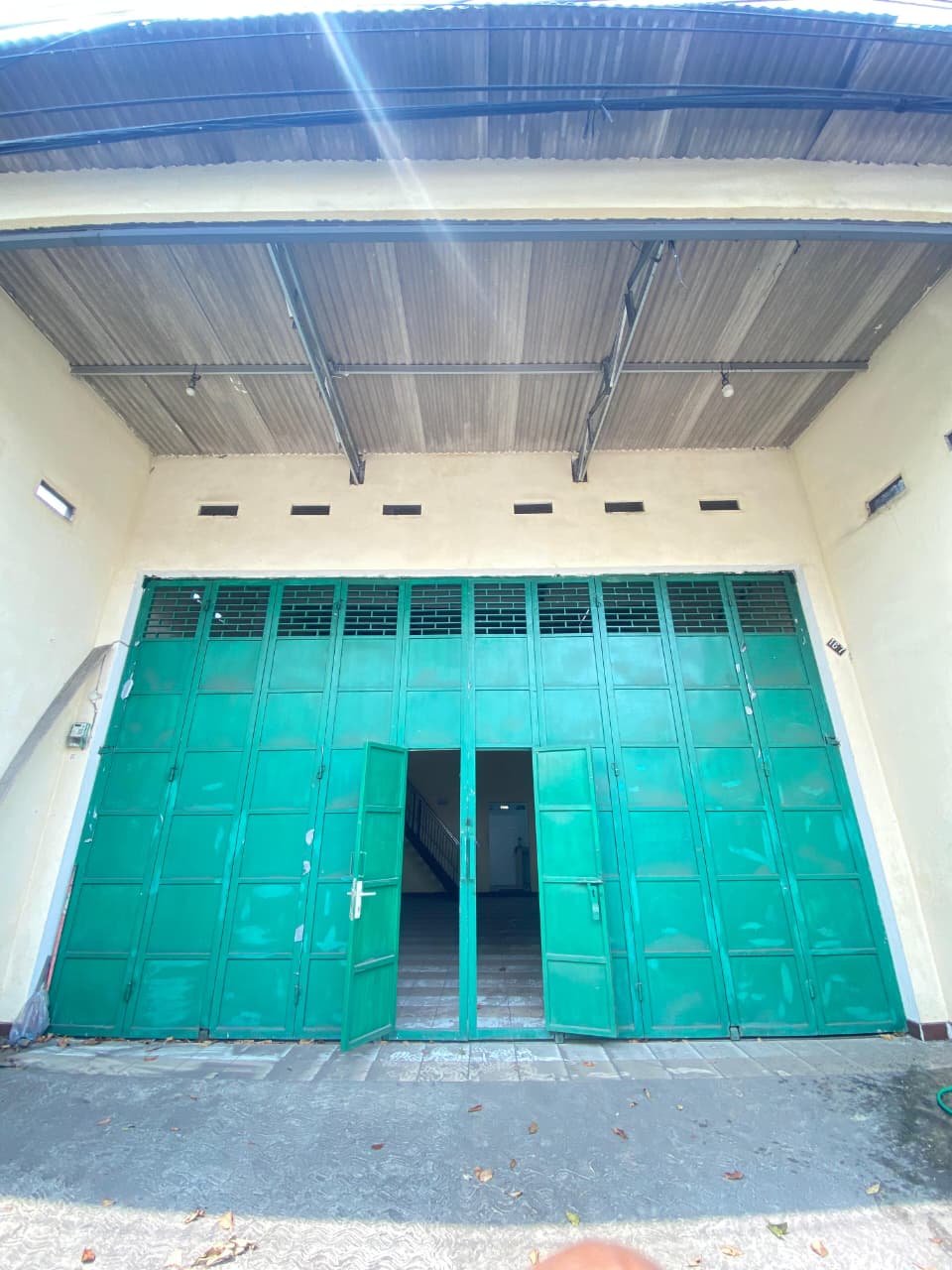 Dijual /disewakan Ruko 1,5 Lantai Strategis di Jalan Gresik Surabaya Utara - Thumbnail 3