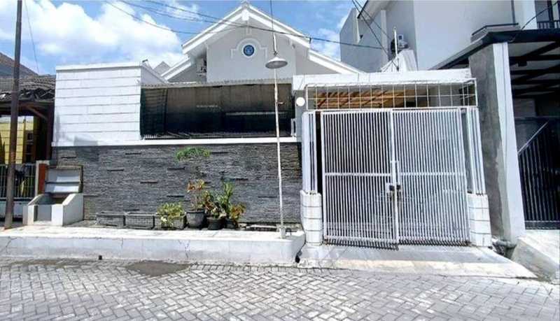 Dijual Rumah Strategis Siap Huni Lokasi Surabaya Timur - Image 1