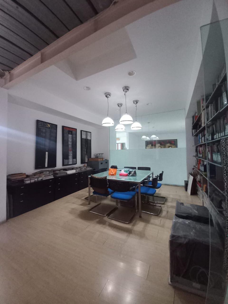 Diual Rumah Usaha Mewah Villa Taman Telaga Lokasi Komersiil Premium Citraland Surabaya Barat - Thumbnail 2