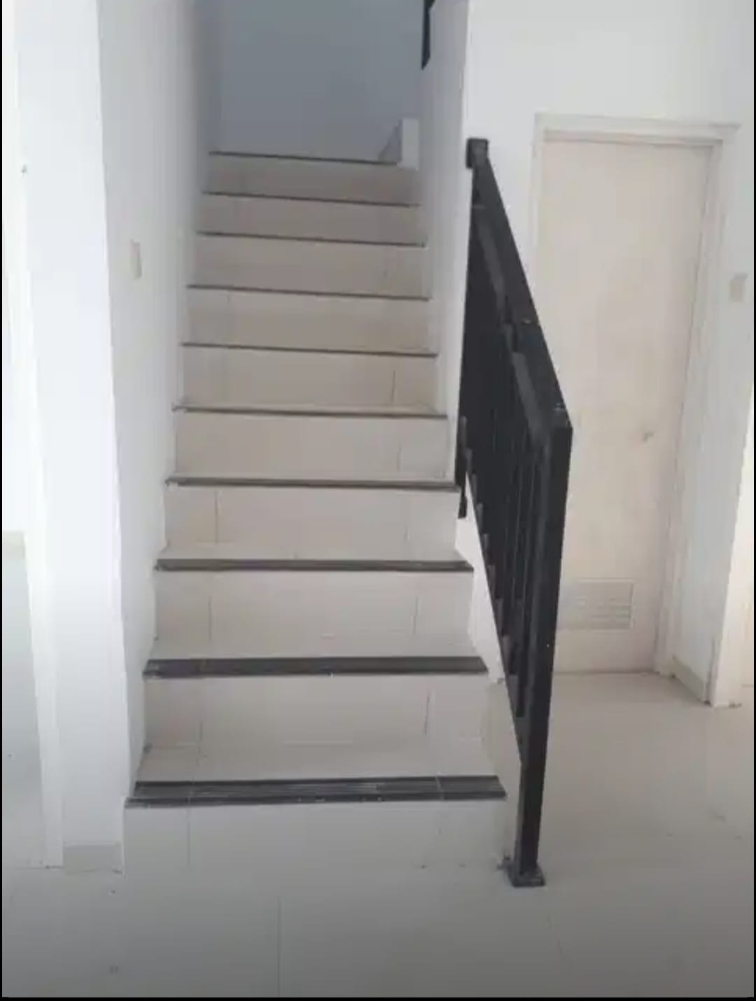 Dijual Rumah 2 Lantai Siap Huni Wisata Semanggi Surabaya Timur - Thumbnail 6