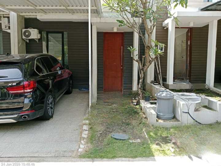 Disewakan rumah tipe Chilika 2 lantai yang berada di kawasan Northwest Lake Citraland Surabaya Barat - Image 1