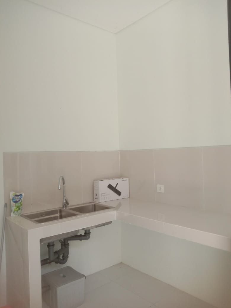 Disewakan Rumah Nyaman Siap Huni di District Admore Citraland Surabaya Barat - Thumbnail 5