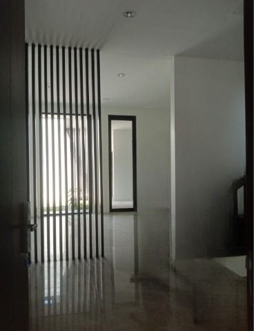 Disewakan Rumah Nyaman Siap Huni di District Admore Citraland Surabaya Barat - Thumbnail 6