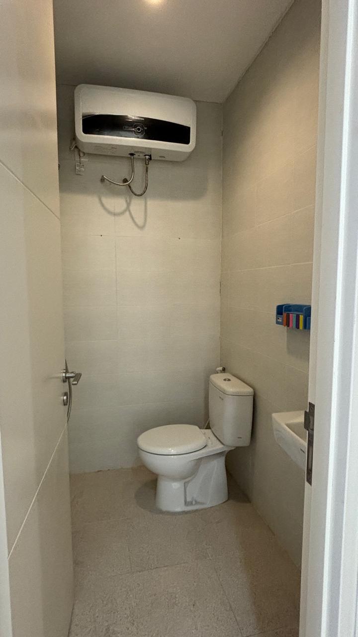 Disewakan rumah Strategis Northwest Full Furnished kondisi terawat siap huni Citraland Surabaya Barat - Thumbnail 5