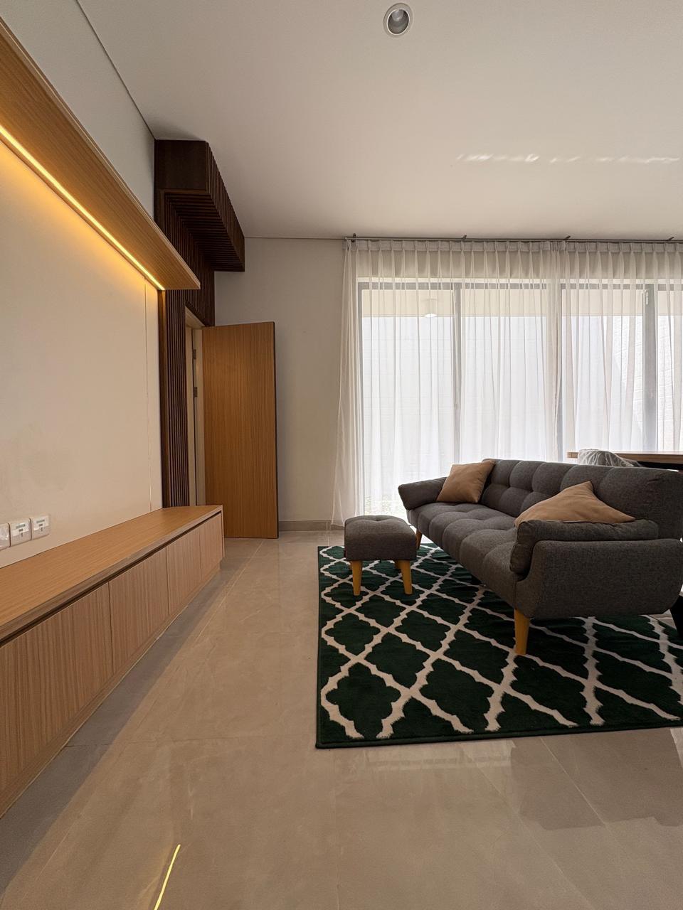 Disewakan Rumah Strategis Eksklusif di Kawasan Premium Pelican Hill Citraland Surabaya Barat - Thumbnail 2