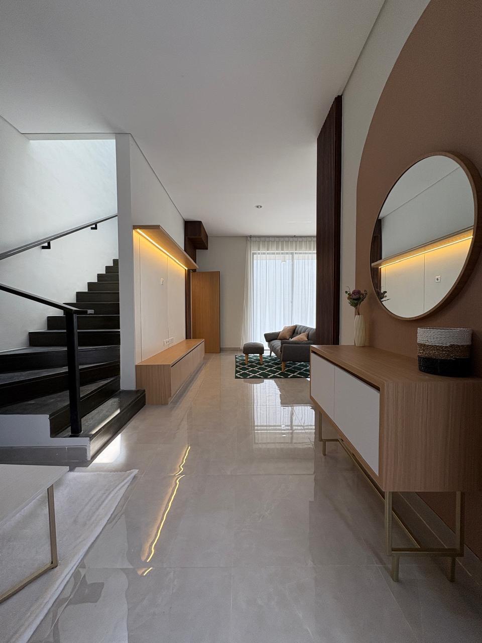 Disewakan Rumah Strategis Eksklusif di Kawasan Premium Pelican Hill Citraland Surabaya Barat - Thumbnail 3