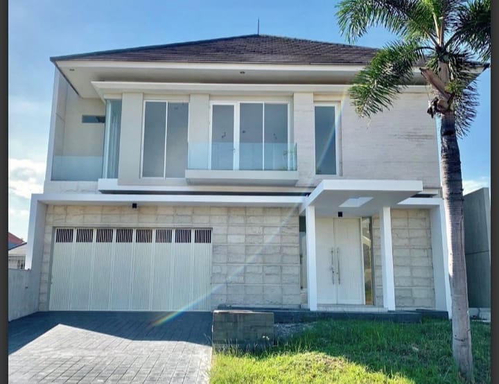 Dijual Rumah Strategis Siap Huni Lokasi Citraland Surabaya Barat - Image 1