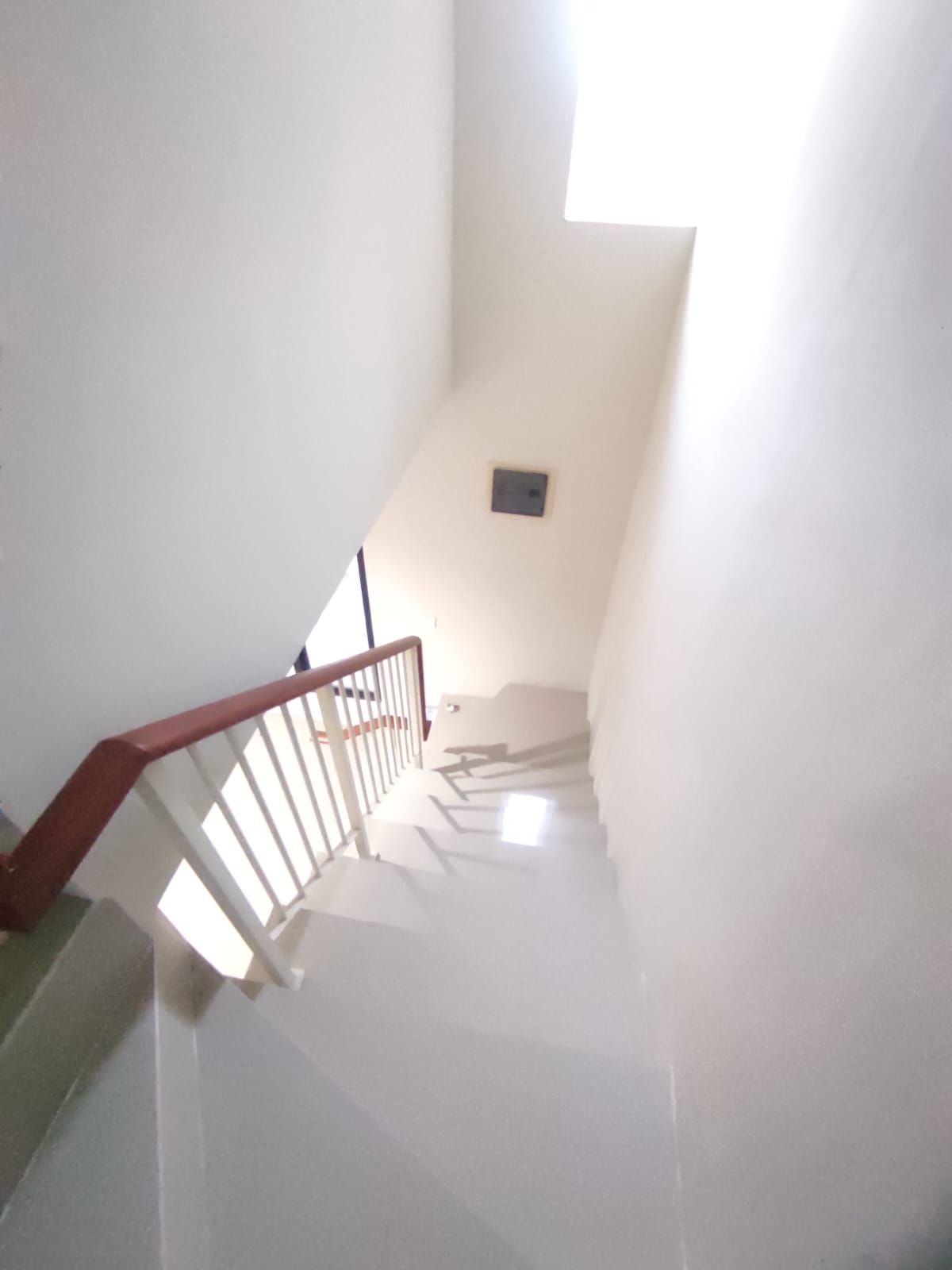 Disewakan rumah di Northwest Hill surabaya barat - Thumbnail 8