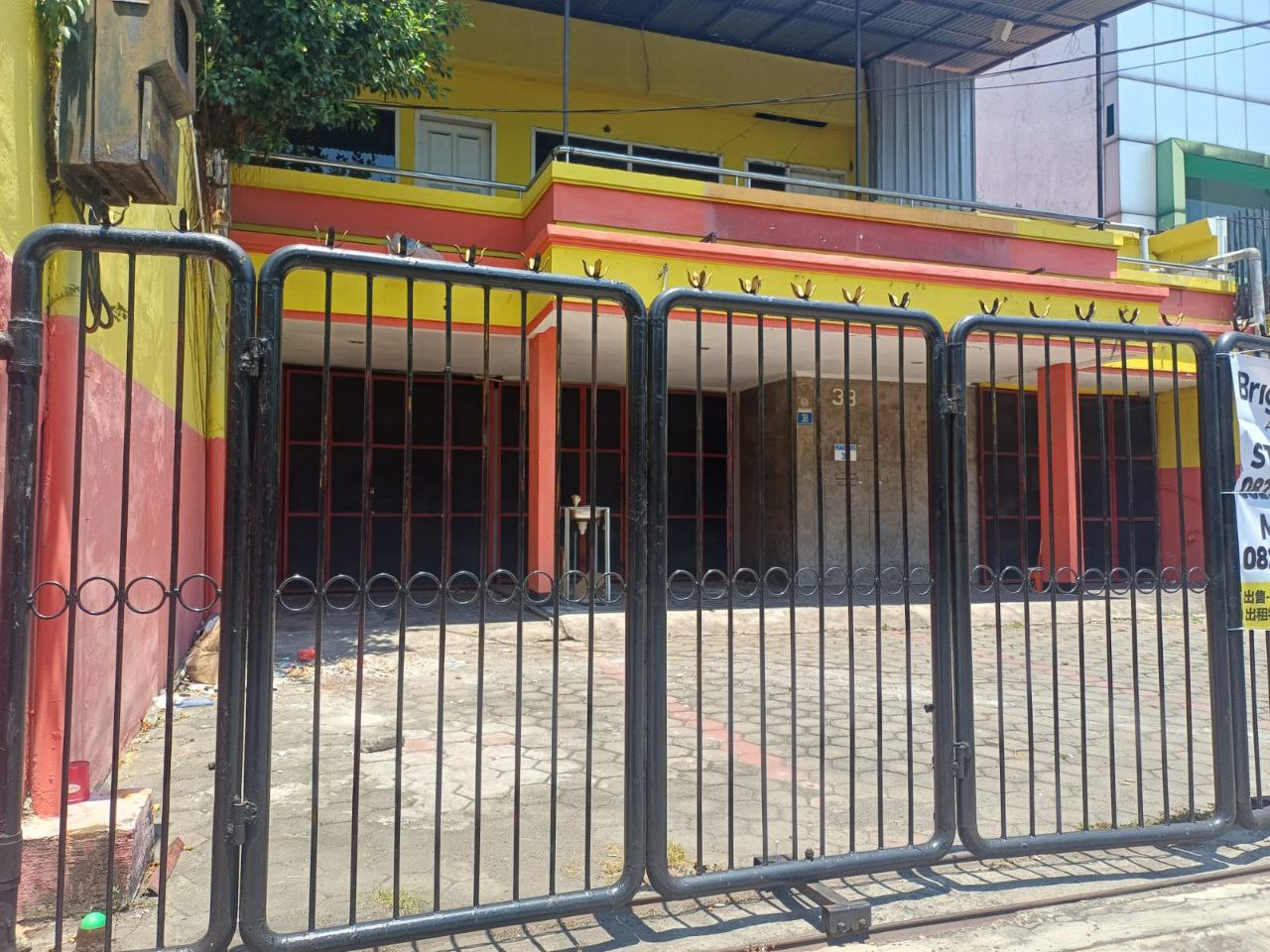 Disewakan Rumah Usaha Strategis Ngagel Jaya Surabaya Timur - Image 1