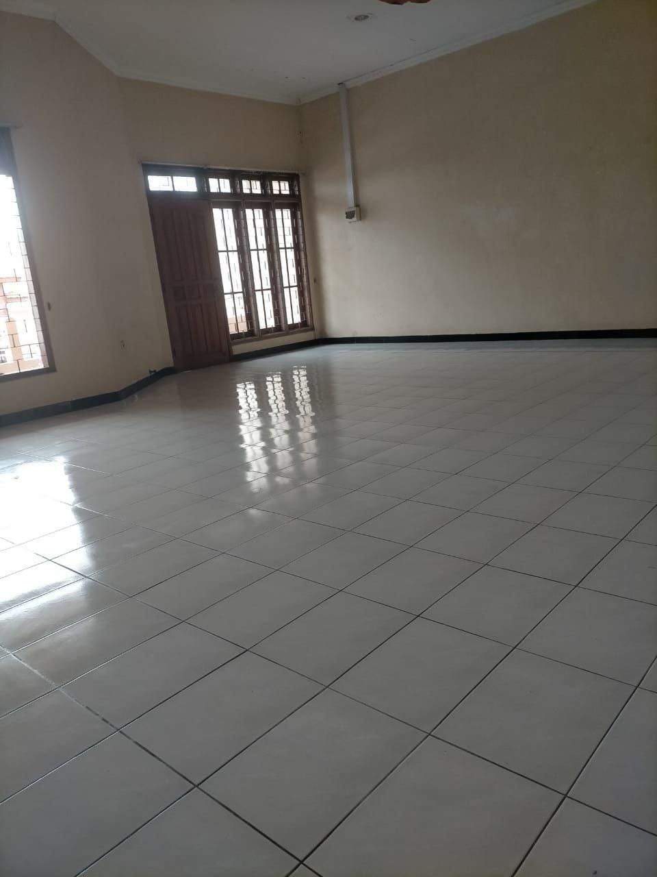 Dijual Rumah Strategis 2 Lantai Lebak Arum Surabaya Timur - Thumbnail 2