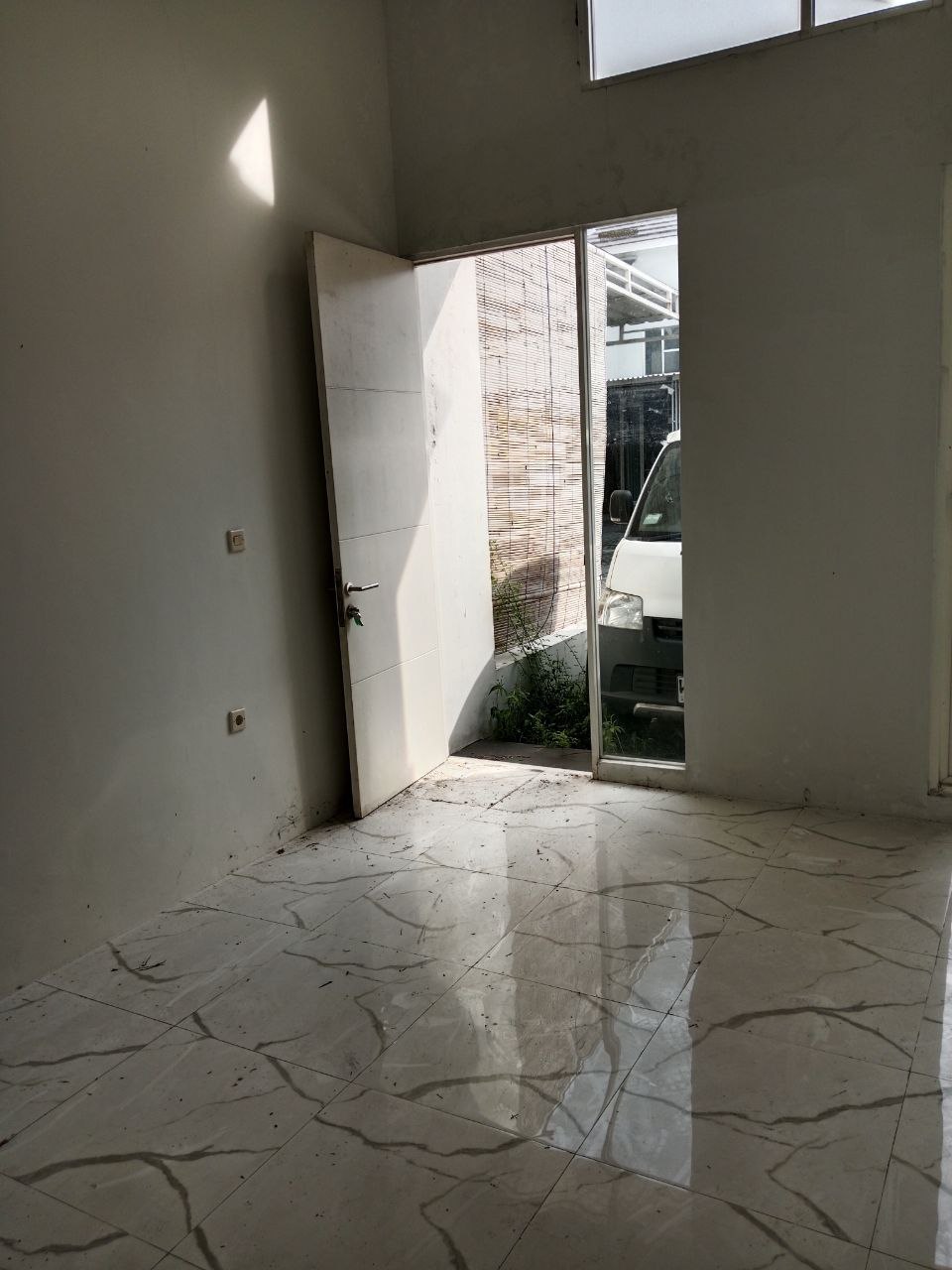 Dijual Rumah Minimalis di Wilayah Jade Hamlet Menganti Gresik - Thumbnail 3