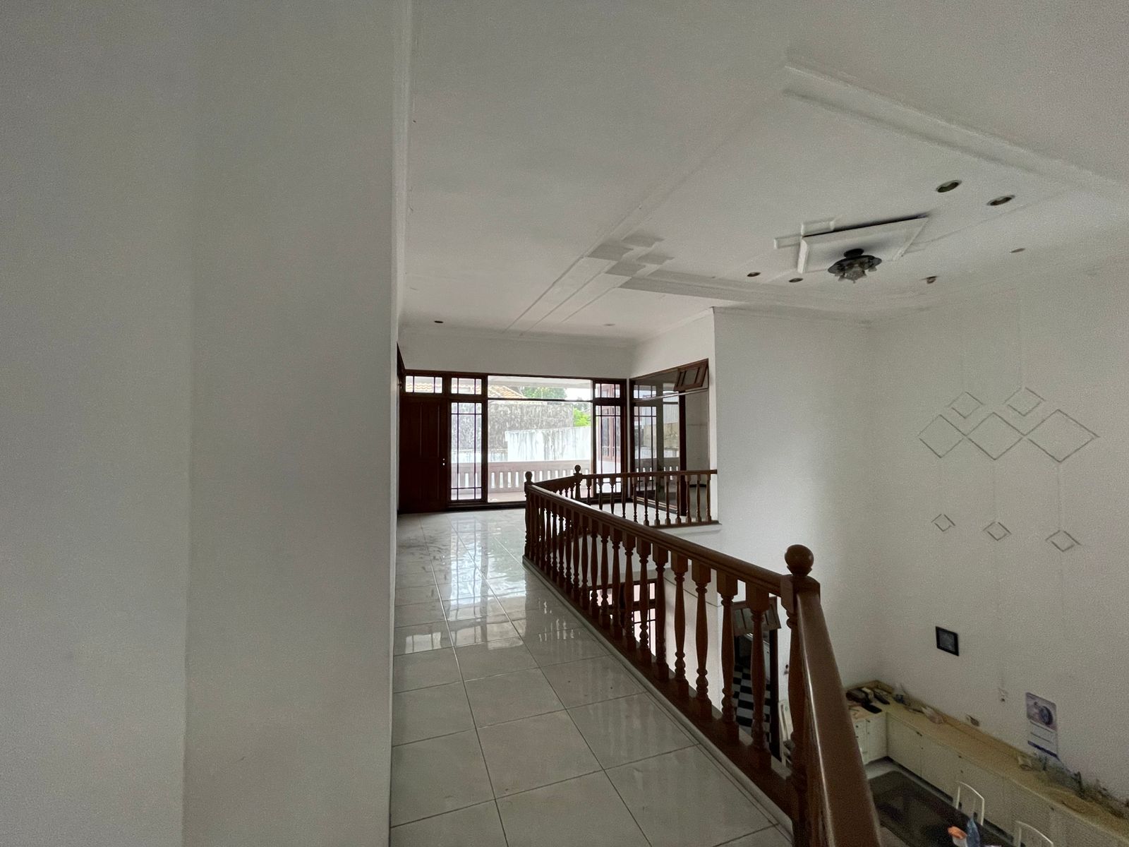Dijual Rumah Mewah 2 Lantai di Raya Margorejo Surabaya Selatan - Thumbnail 8