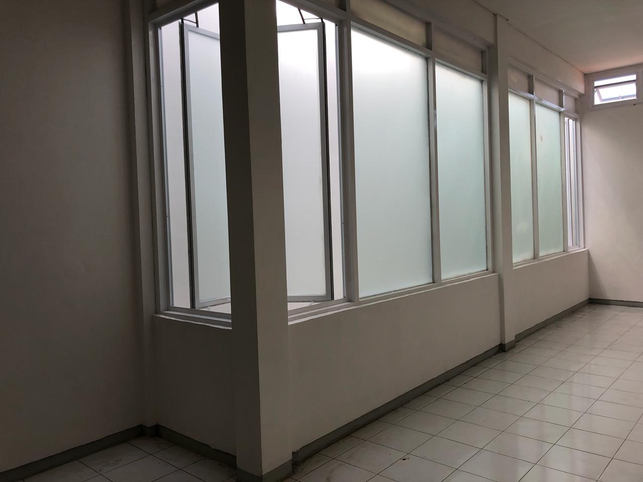 Dijual /disewakan Ruko Komersiil 4 Lantai Jalan Bongkaran Lokasi Strategis Surabaya Utara - Thumbnail 6