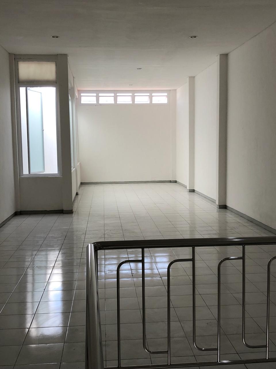 Dijual /disewakan Ruko Komersiil 4 Lantai Jalan Bongkaran Lokasi Strategis Surabaya Utara - Thumbnail 8