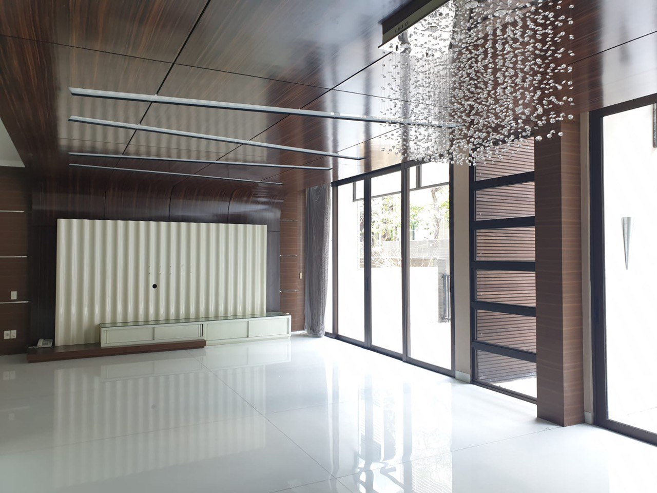 Dijual Rumah Mewah Strategis Siap Huni di Platinum Graha Family Surabaya Barat - Thumbnail 2