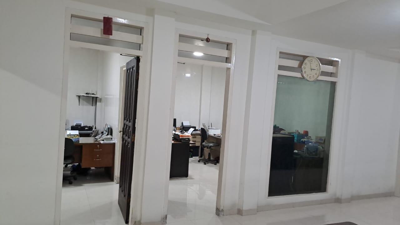 Dijual Rumah Kantor Siap Huni Luas di Jalan Tulungagung Surabaya Utara - Thumbnail 5