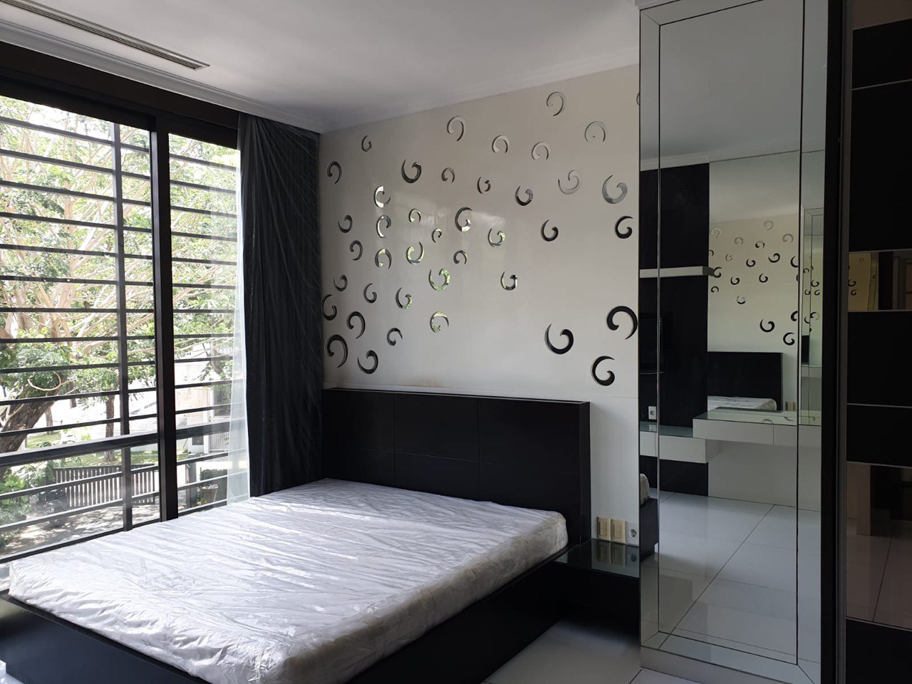 Dijual Rumah Mewah Siap Huni di Platinum Graha Family Surabaya Barat - Thumbnail 6