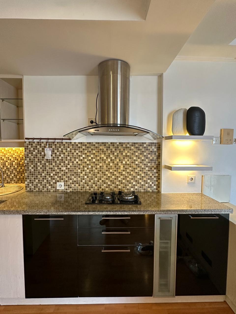 Disewakan Unit Apartemen Waterplace 3 BR Full Furnished Mewah di Pakuwon Indah Surabaya Barat - Thumbnail 6