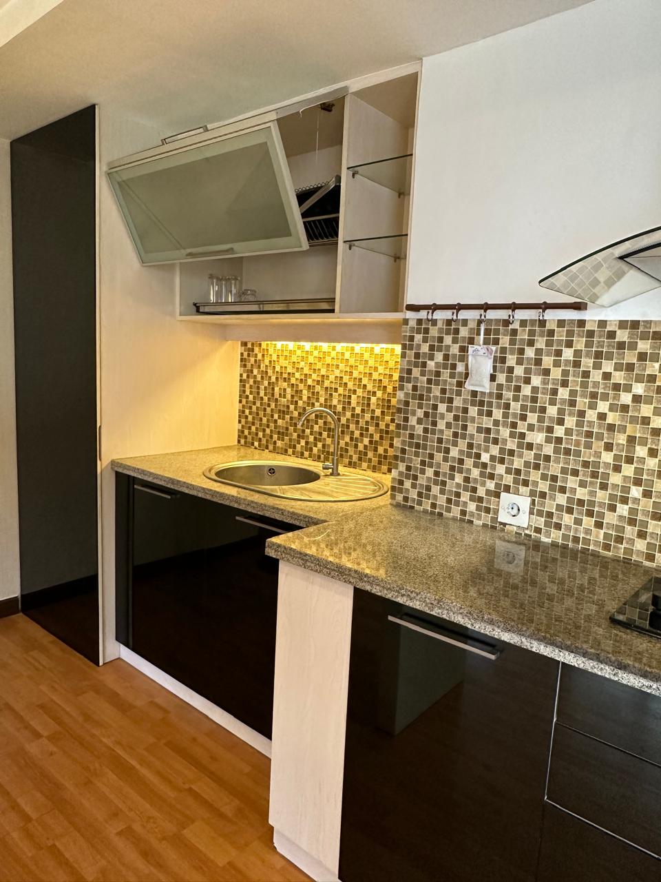 Disewakan Unit Apartemen Waterplace 3 BR Full Furnished Mewah di Pakuwon Indah Surabaya Barat - Thumbnail 7