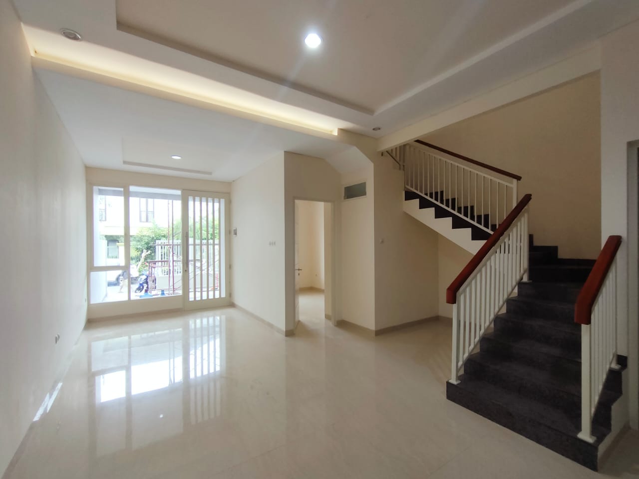 Dijual Rumah Baru Strategis di Pantai Mentari Wilayah Surabaya Timur - Image 1