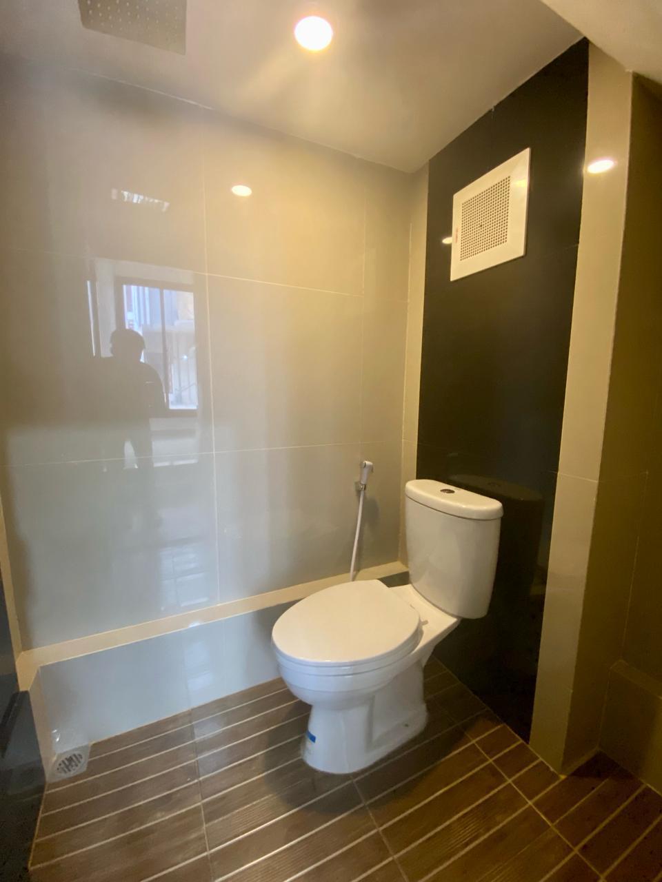 Dijual/disewakan Rumah Baru 2 Lantai Lokasi Strategis di Kutisari Surabaya Selatan - Thumbnail 7