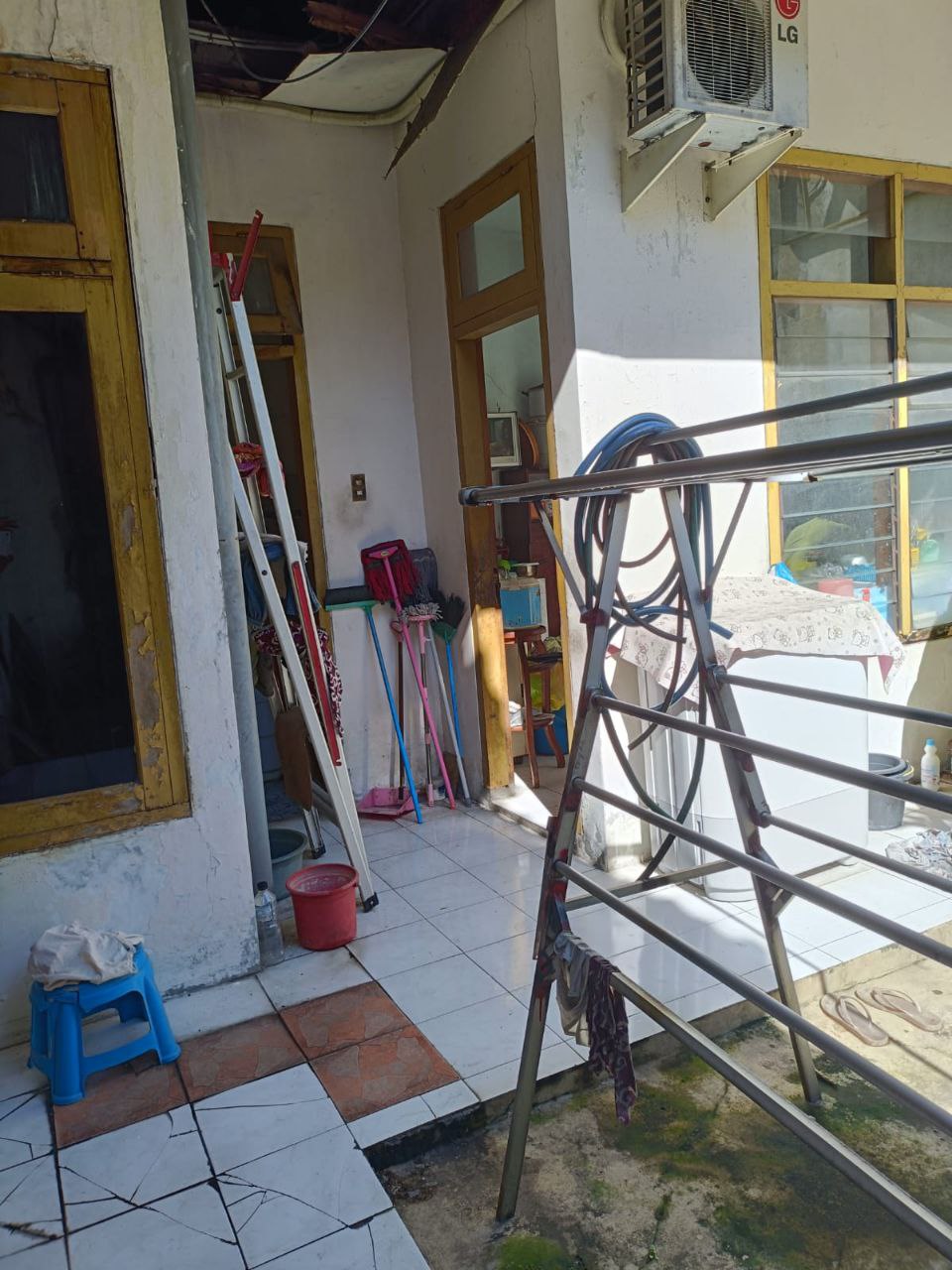 Dijual Rumah 2 Lantai Siap Huni di Jalan Rungkut Harapan Surabaya Timur - Thumbnail 3