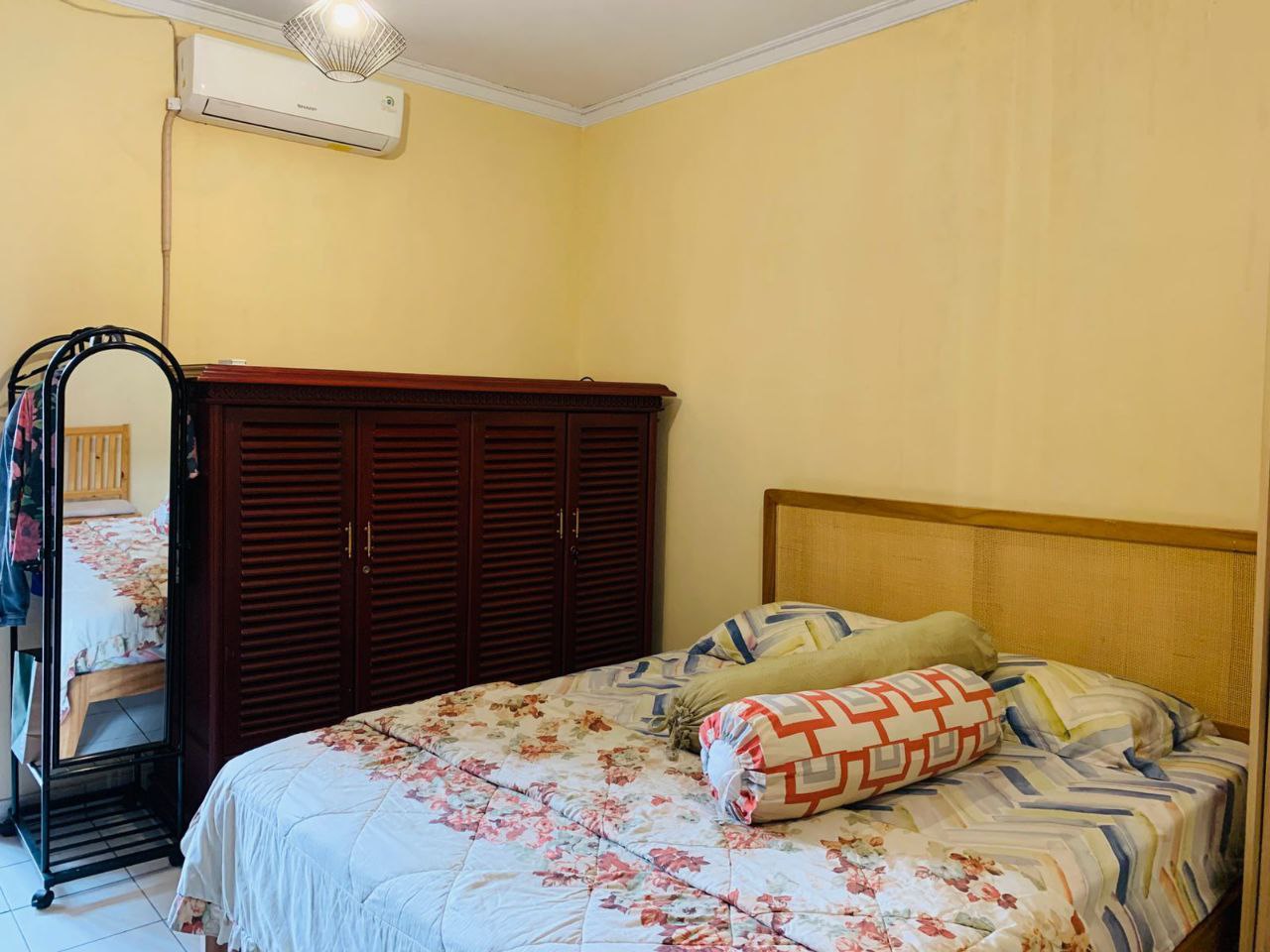 Dijual Rumah 3 Lantai Siap Huni di Jalan Belibis Cipinang Indah Jakarta - Thumbnail 2