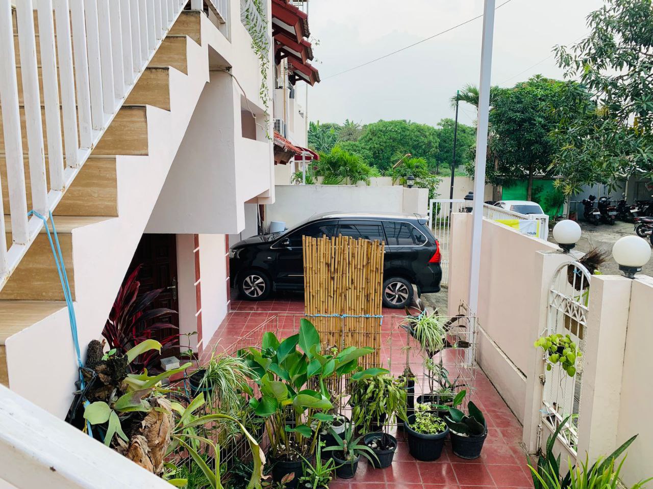 Dijual Rumah 3 Lantai Siap Huni di Jalan Belibis Cipinang Indah Jakarta - Thumbnail 3
