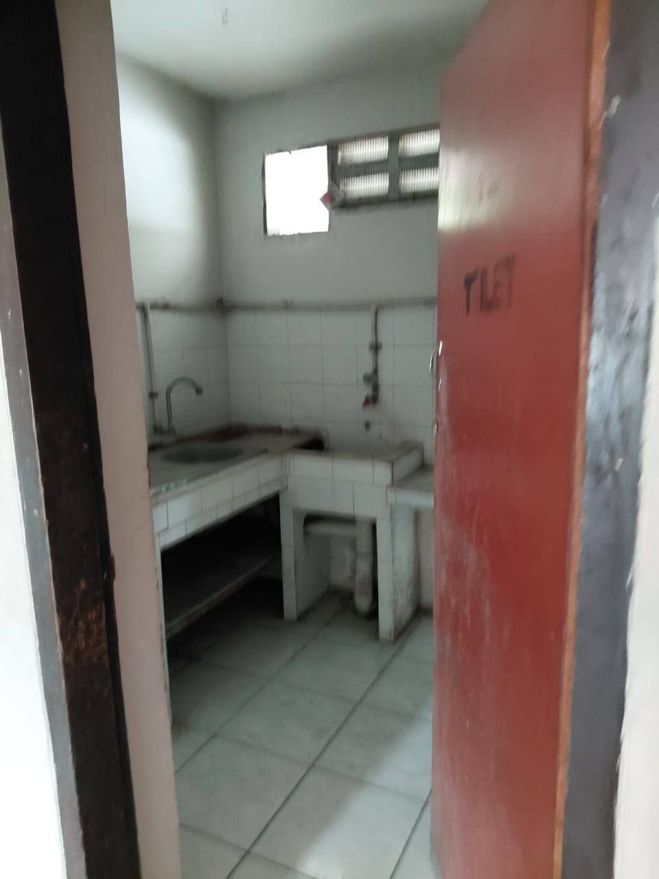 Disewakan Ruko 1 Lantai Lokasi di Kawasan Jalan Raya Jemursari Surabaya Selatan - Thumbnail 2