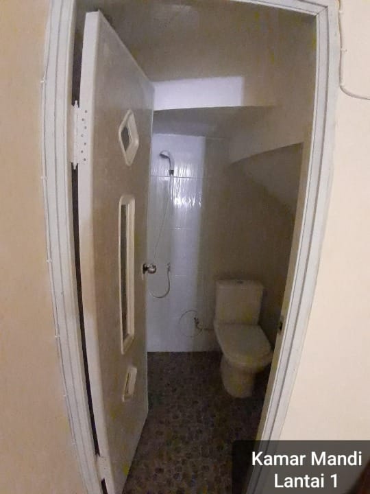 Disewakan Ruko 3,5 Lantai Lokasi Strategis di Raya Kutisari Surabaya Selatan - Thumbnail 6