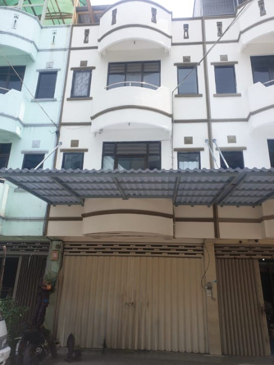Dijual Ruko Bagus 3.5 Lantai di Lokasi Komersil Jalan Bunguran Surabaya Utara - Image 1