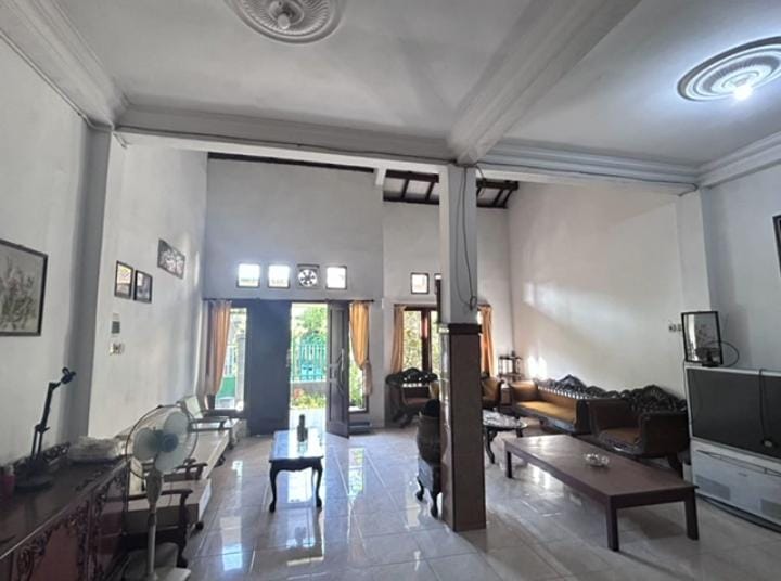 Dijual Rumah Asri 3 Lantai di Wilayah Kutisari Indah Barat Surabaya Selatan - Thumbnail 4