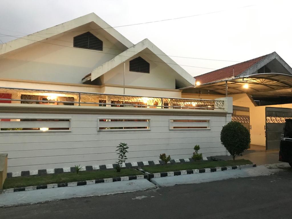 Dijual Rumah Luas Siap Huni di Dharmahusada Indah Utara Surabaya Timur - Image 1