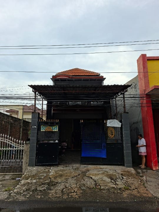 Disewakan Rumah Usaha 2 Lantai Siap Huni di Petemon Barat Surabaya Barat - Thumbnail 3