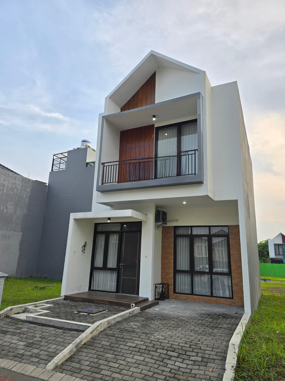 Dijual/disewakan Rumah Baru di Grand Island Pakuwon City - Thumbnail 2