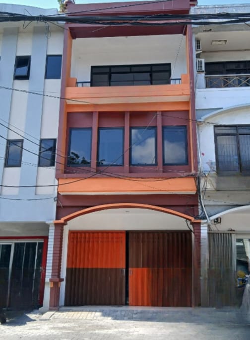 Disewakan Ruko 3 Lantai Strategis di Wilayah Margorejo Surabaya Timur - Image 1