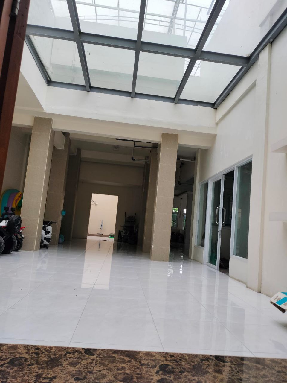 Dijual Rumah Mewah Strategis di Jalan Cempaka Jogotrunan Lumajang - Thumbnail 8