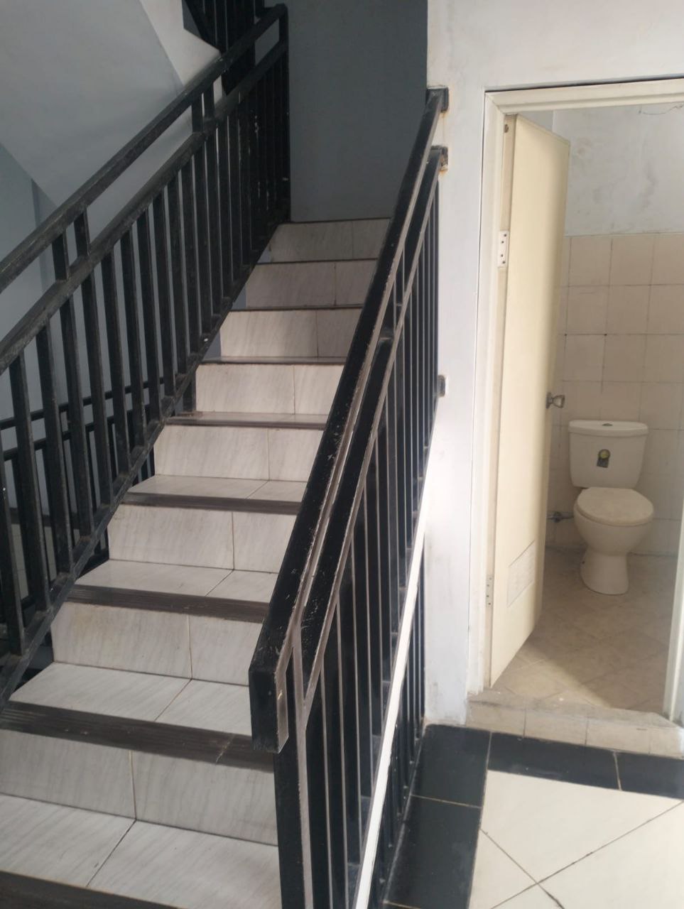 Dijual/Disewakan Ruko 3 Lantai Strategis di Sentraland Perumnas Driyorejo Gresik - Thumbnail 3