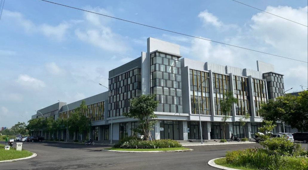 Dijual Ruko Baru Strategis di Citraland The Greenlake Surabaya Barat - Image 1