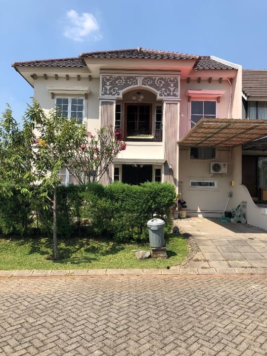 Dijual /disewakan Villa Mewah 2 Lantai Taman Dayu Rosewood Prigen Pasuruan - Image 1