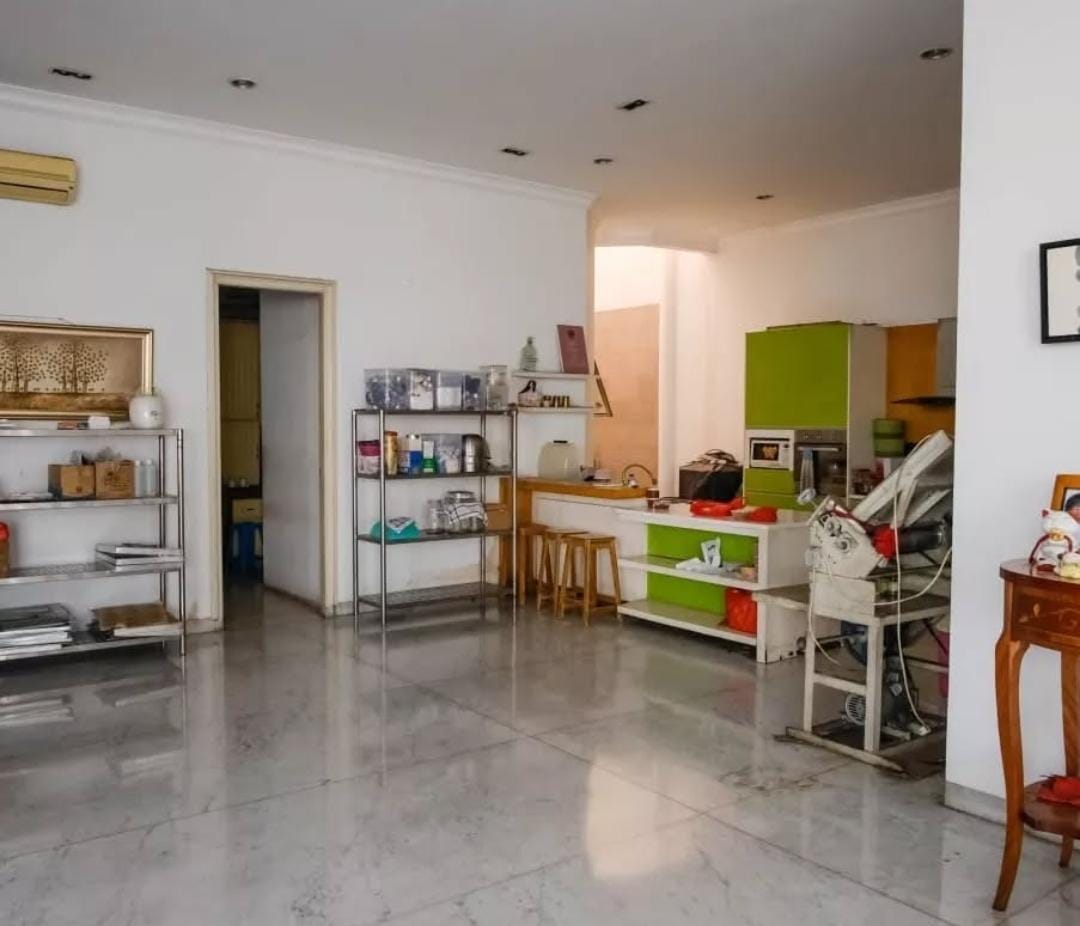 Dijual Rumah Mewah 2 Lantai Lokasi di Taman Kebon Jeruk Jakarta Barat - Thumbnail 3