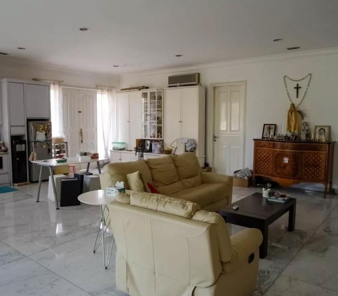 Dijual Rumah Mewah 2 Lantai Lokasi di Taman Kebon Jeruk Jakarta Barat - Thumbnail 4