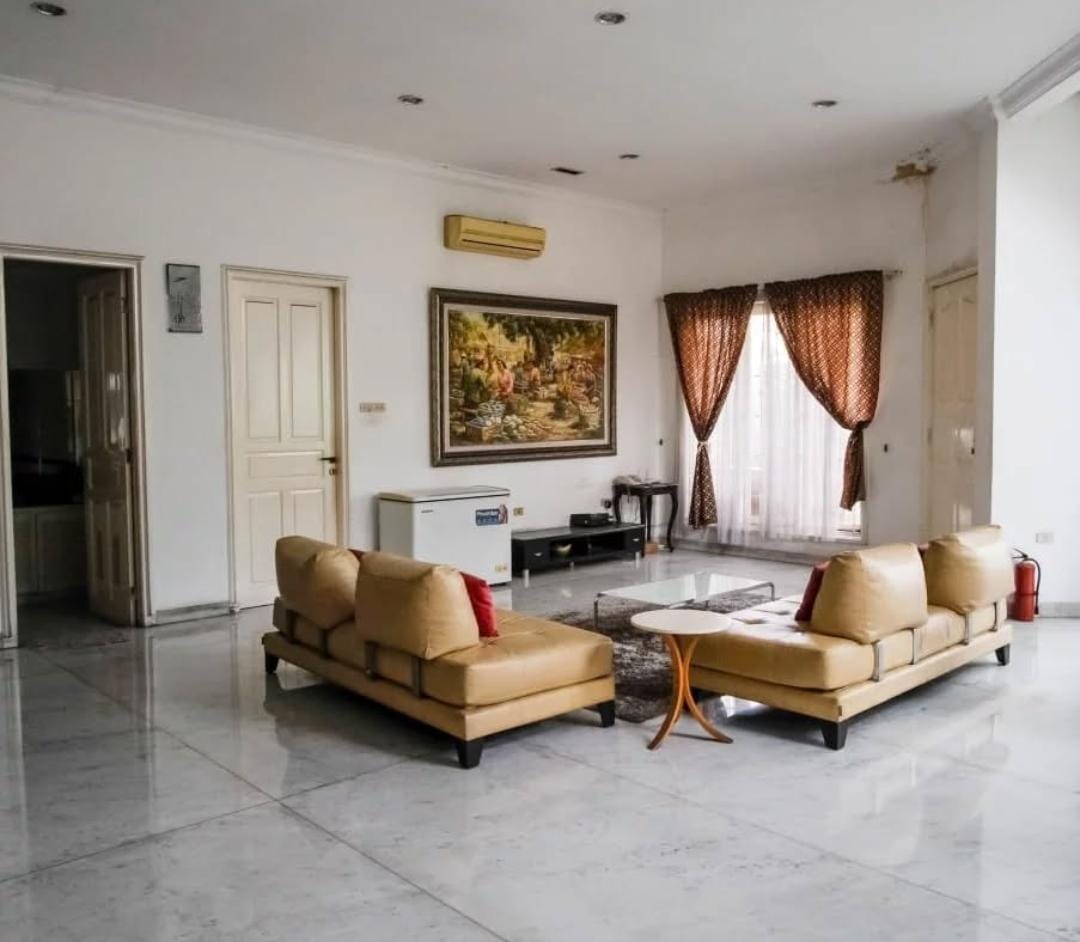 Dijual Rumah Mewah 2 Lantai Lokasi di Taman Kebon Jeruk Jakarta Barat - Thumbnail 5