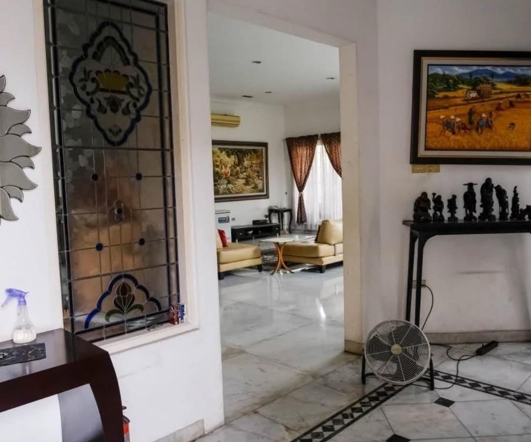 Dijual Rumah Mewah 2 Lantai Lokasi di Taman Kebon Jeruk Jakarta Barat - Thumbnail 6