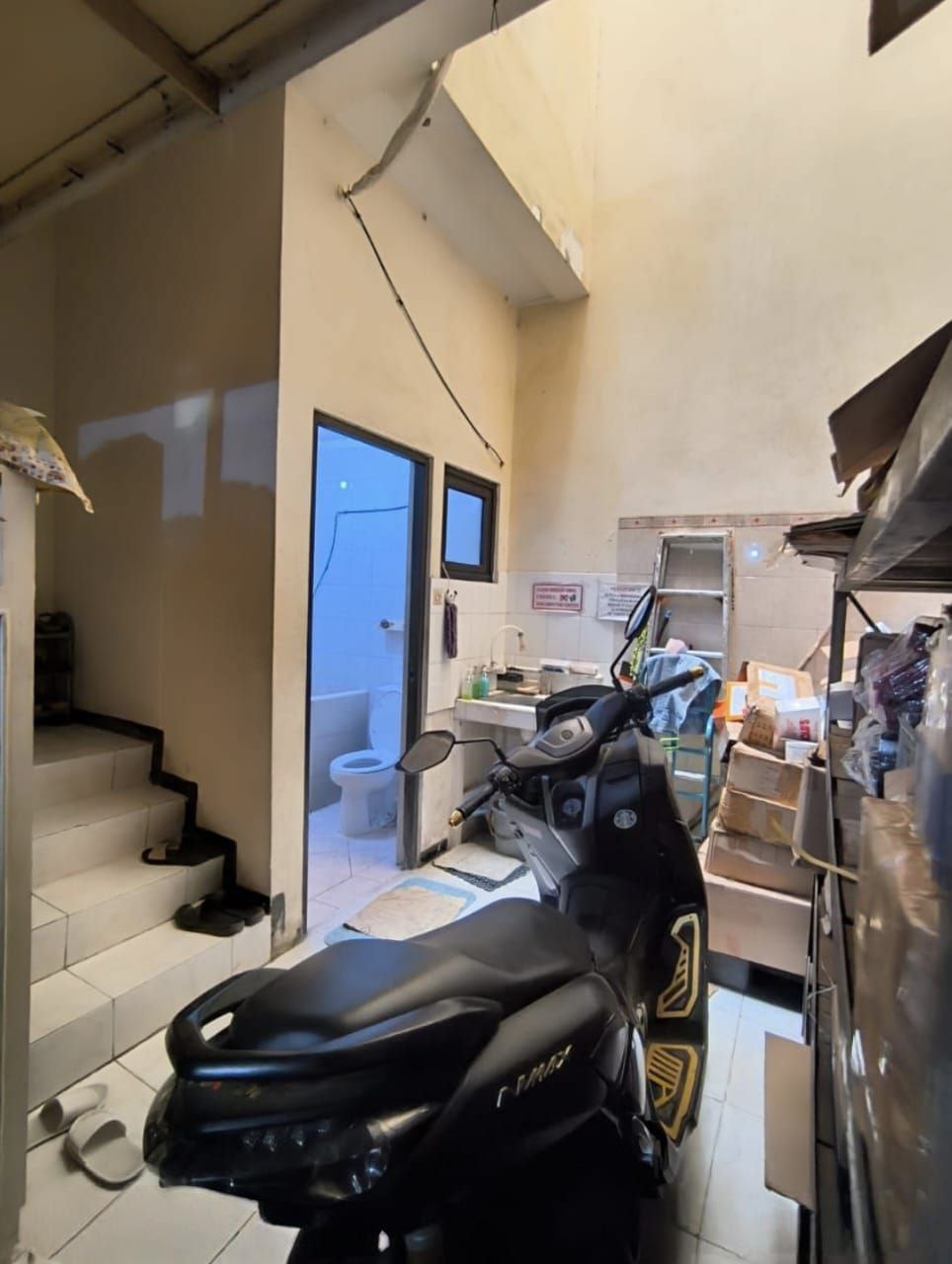 Dijual Cepat Ruko Strategis di Raya Darmo Baru Barat Surabaya Barat - Thumbnail 6